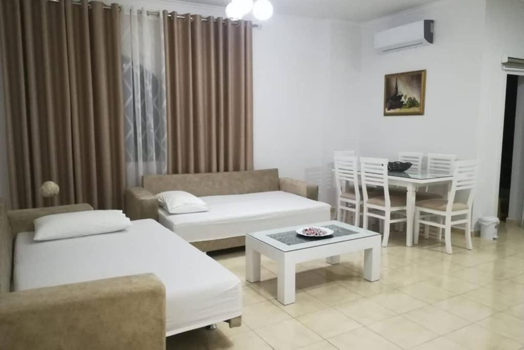 Enel Apartment City Center Sarandë Esterno foto